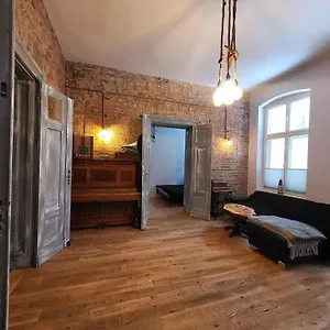 https://luksusowy-apartament-retro.poznan-hotels.com